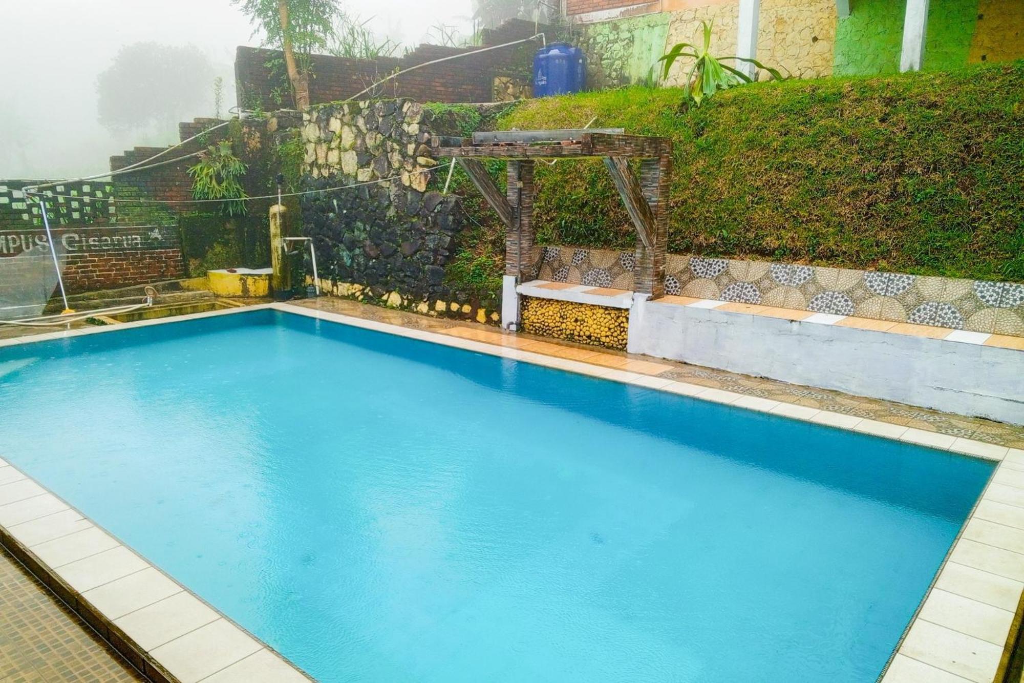 בוגור Villa Kampus Near Taman Safari Cisarua Puncak Redpartner מראה חיצוני תמונה