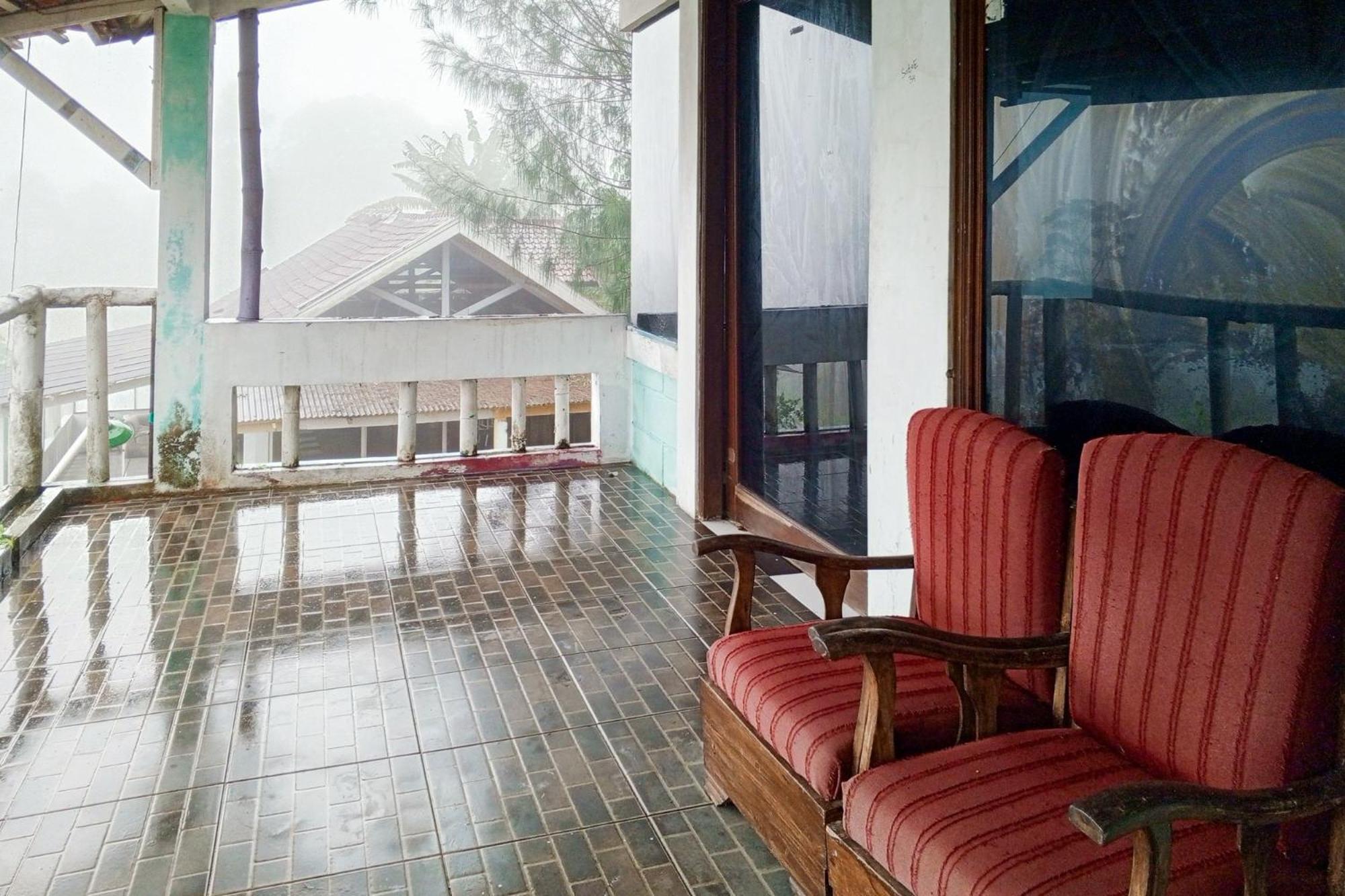 בוגור Villa Kampus Near Taman Safari Cisarua Puncak Redpartner מראה חיצוני תמונה