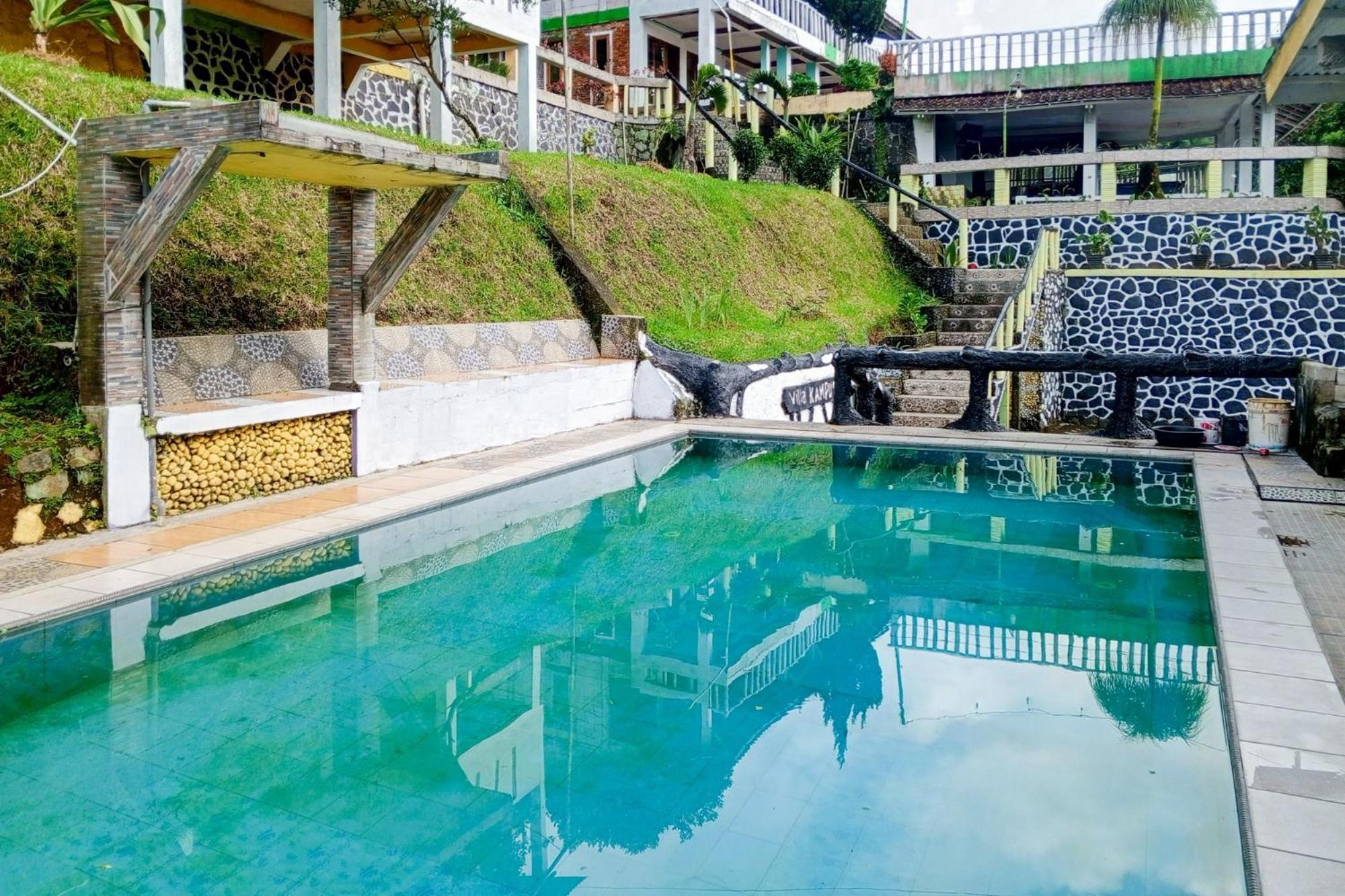 בוגור Villa Kampus Near Taman Safari Cisarua Puncak Redpartner מראה חיצוני תמונה